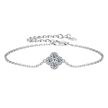 Kensington Clover Moissanite
